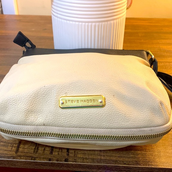 Steve Madden Crossbody - Picture 3 of 4
